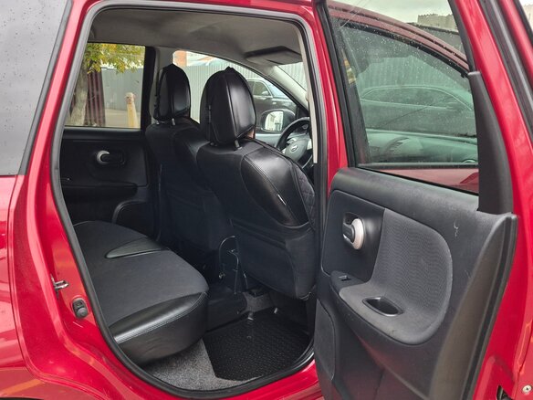 2013 Nissan Note I Рестайлинг, красный, 460000 рублей - вид 25