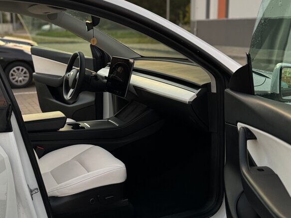 2021 Tesla Model Y Long Range Dual Motor I, белый, 1900000 рублей - вид 11