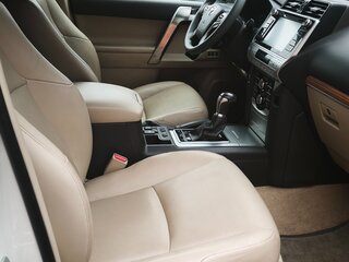 2018 Toyota Land Cruiser Prado 150 Series Рестайлинг 2, белый, 6500000 рублей, вид 5
