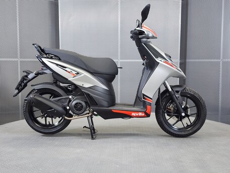 2025 Aprilia SR 125, серый, 223000 рублей, вид 1