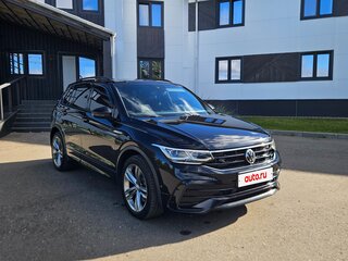 2021 Volkswagen Tiguan II Рестайлинг, чёрный, 3800000 рублей, вид 1