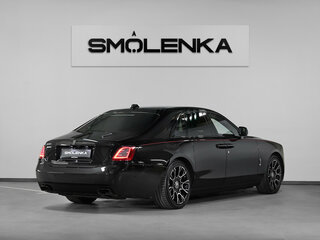 2021 Rolls-Royce Ghost Black Badge II (Series I), чёрный, 29900000 рублей, вид 2