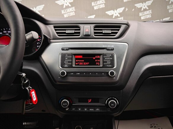 2017 Kia Rio III Рестайлинг, белый, 975000 рублей - вид 13