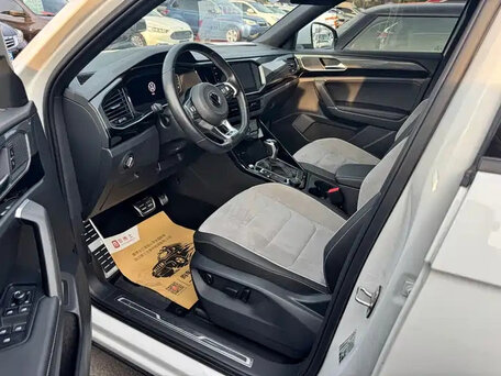 2023 Volkswagen Tayron I Рестайлинг, белый, 2457000 рублей, вид 4