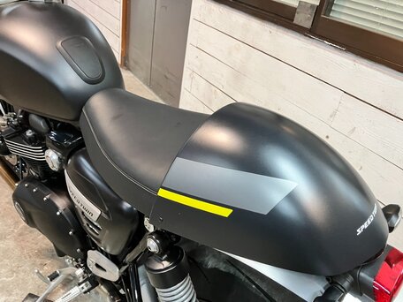 2022 Triumph Speed Twin, чёрный, 1237000 рублей, вид 5
