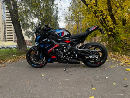2022 BMW M 1000 R, чёрный, 1890000 рублей, вид 3