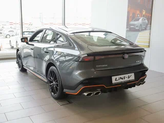 2026 Changan UNI-V I Рестайлинг 2, серый, 3579900 рублей, вид 3