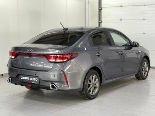 2021 Kia Rio IV Рестайлинг, серый, 1639000 рублей, вид 4
