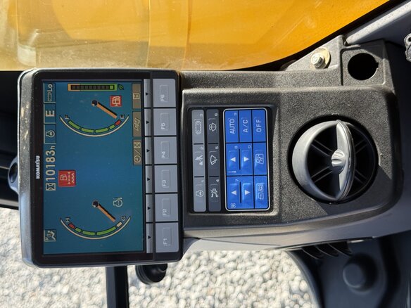 2017 Komatsu PC300, жёлтый, 7700000 рублей - вид 12