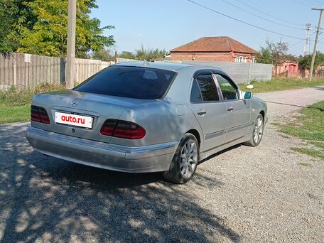 1998 Mercedes-Benz E-Класс 240 II (W210, S210), серебристый, 530000 рублей, вид 4