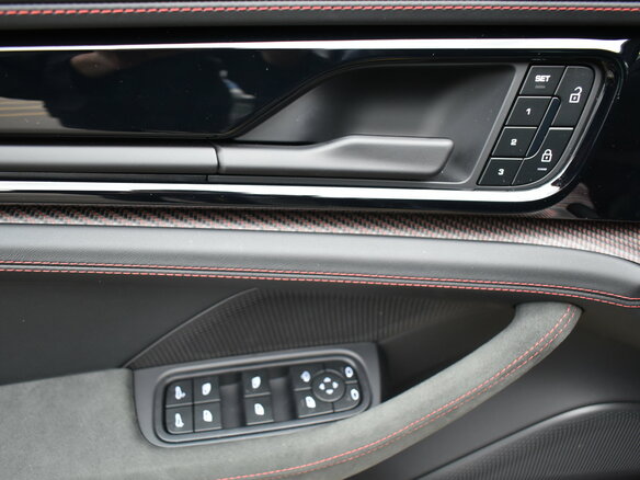 2026 Porsche Panamera GTS III, серый - вид 33
