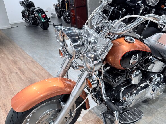 2008 Harley-Davidson Fat Boy, оранжевый, 1099000 рублей - вид 12