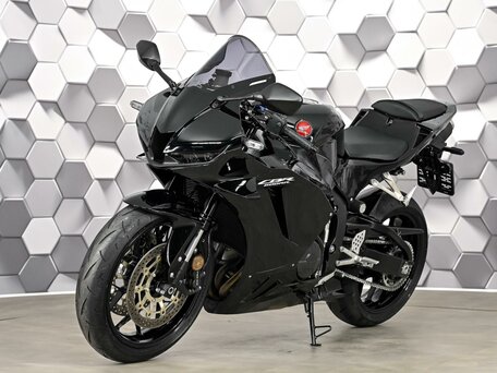 2024 Honda CBR 600RR, чёрный, 1395000 рублей, вид 2
