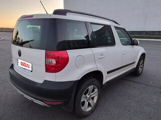 2012 Skoda Yeti I, белый, 950000 рублей, вид 4