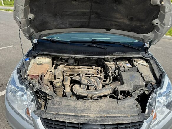 2011 Ford Focus II Рестайлинг, серебристый, 500000 рублей - вид 12