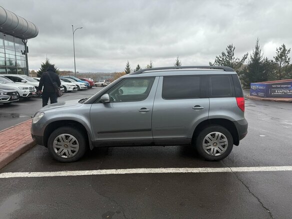 2011 Skoda Yeti I, серый, 569000 рублей