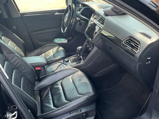 2020 Volkswagen Tiguan II, чёрный, 2750000 рублей, вид 4