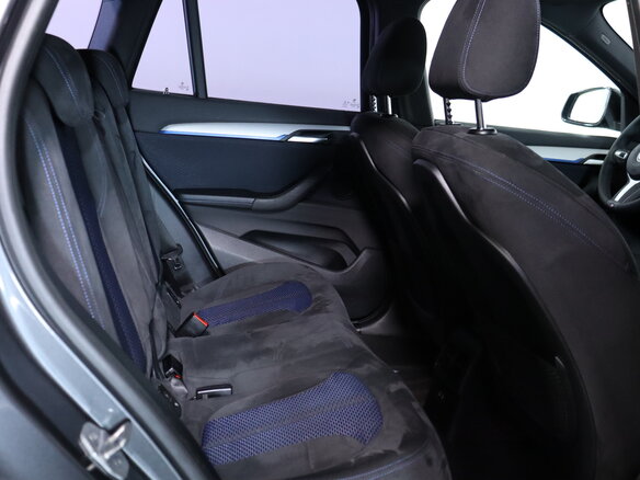 2018 BMW X1 20i xDrive II (F48), серый, 2260000 рублей - вид 17