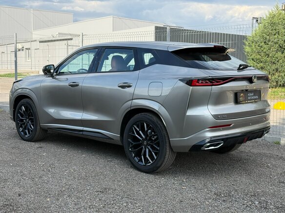 2026 Changan UNI-Z, серебристый, 2239000 рублей - вид 4