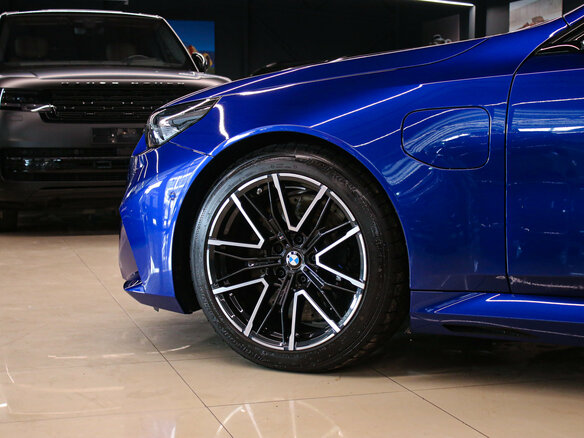 2024 BMW M5 VII (G90), синий, 18799000 рублей - вид 20