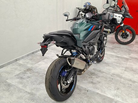 2026 BMW M 1000 XR, зелёный, 3690000 рублей, вид 4