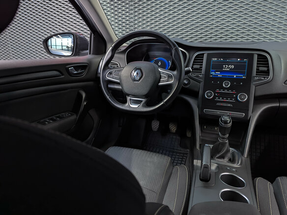 2017 Renault Megane IV, серый, 1230000 рублей - вид 12