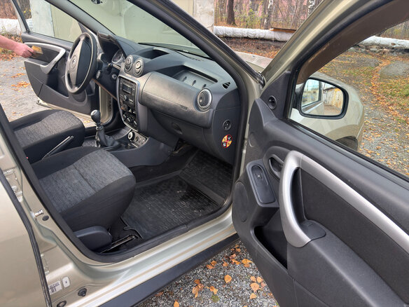 2013 Renault Duster I, бежевый, 950000 рублей - вид 4