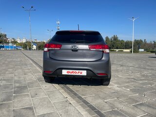 2015 Kia Rio III Рестайлинг, серый, 800000 рублей, вид 5
