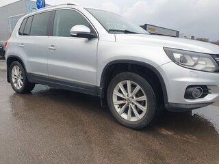 2011 Volkswagen Tiguan I Рестайлинг, серебристый, 880000 рублей, вид 1