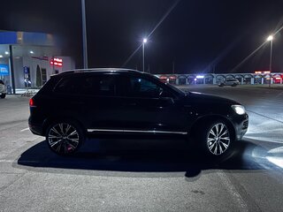 2013 Volkswagen Touareg II, чёрный, 3000000 рублей, вид 2