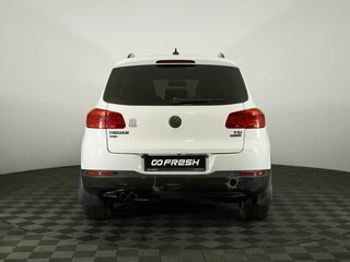 2018 Volkswagen Tiguan I Рестайлинг, белый, 1460000 рублей, вид 4