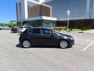 2014 Opel Astra J Рестайлинг, чёрный, 700000 рублей, вид 4