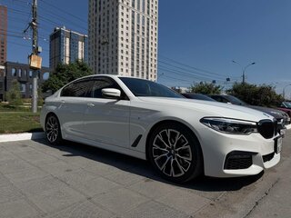 2019 BMW 5 серии 520d xDrive VII (G30/G31/G38), белый, 4100000 рублей, вид 2