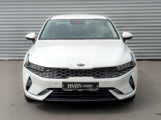 2021 Kia K5 III, белый, 2325000 рублей, вид 2