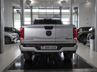 2026 Ram 1500 Crew Cab V Рестайлинг, серебристый, 9690000 рублей, вид 5