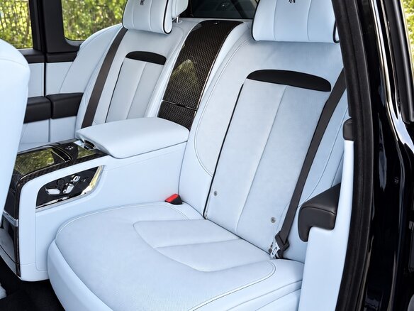 2025 Rolls-Royce Cullinan Black Badge I Рестайлинг (Series II), чёрный, 67000000 рублей - вид 9