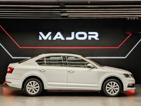 2019 Skoda Octavia III (A7) Рестайлинг, белый, 1890000 рублей, вид 4