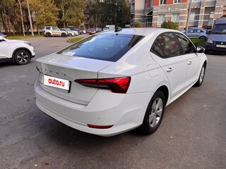 2021 Skoda Octavia IV (A8), белый, 2200000 рублей, вид 3