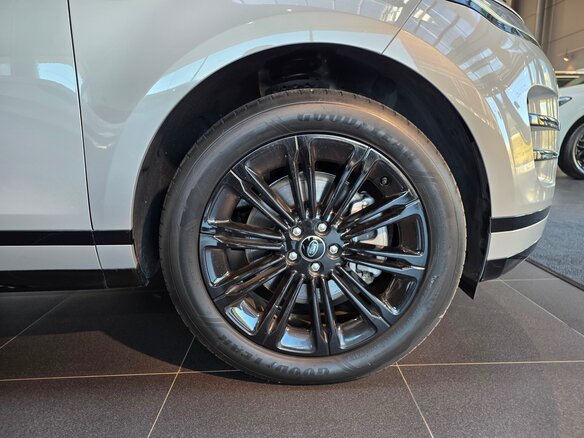 2024 Land Rover Range Rover Evoque II Рестайлинг, серый, 5770000 рублей - вид 21