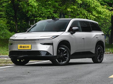 2026 Toyota bZ3X 58.3 kWh, серебристый, 3259000 рублей, вид 2