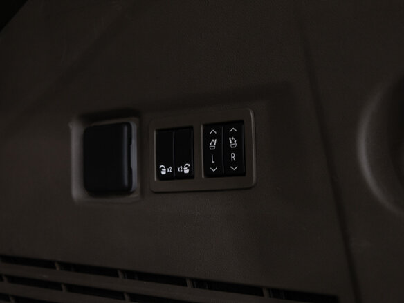 2022 GMC Yukon V, чёрный, 7050103 рублей - вид 35