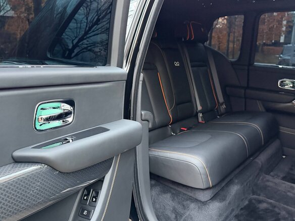 2026 Rolls-Royce Cullinan Black Badge I Рестайлинг (Series II), чёрный, 59850000 рублей - вид 34