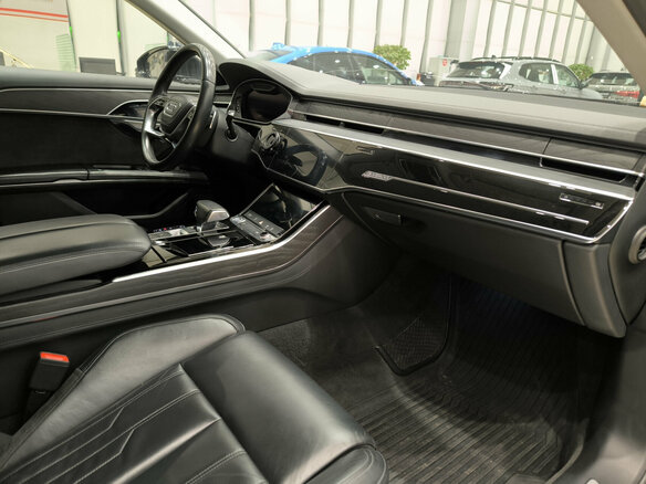 2018 Audi A8 55 TFSI IV (D5), чёрный, 3099000 рублей - вид 10