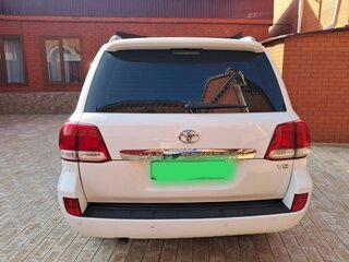 2011 Toyota Land Cruiser 200 Series, белый, 3500000 рублей, вид 3
