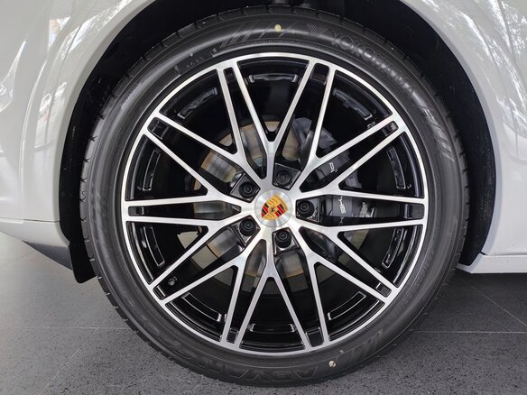 2026 Porsche Cayenne Coupé III Рестайлинг, серый, 22890000 рублей - вид 14