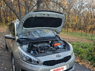 2016 Kia Ceed II Рестайлинг, серебристый, 950000 рублей, вид 1