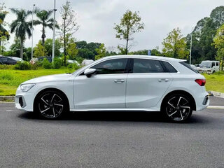 2023 Audi A3 Sportback 35 TFSI IV (8Y), белый, 1750606 рублей, вид 4