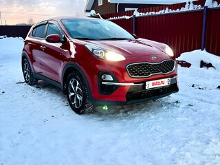 2019 Kia Sportage IV Рестайлинг, красный, 1800000 рублей, вид 4
