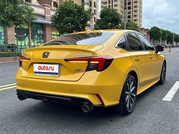 2023 Honda Integra V, жёлтый - вид 4