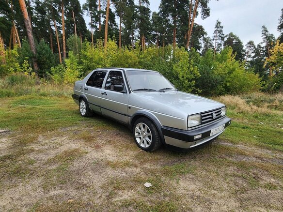 1990 Volkswagen Jetta KAT II, серый, 250000 рублей - вид 2